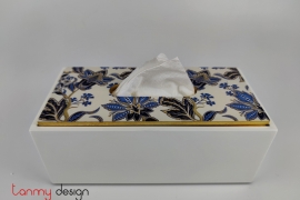 White tissue box with blue flower pattern 24*12*9 cm